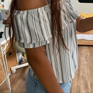 TILLY’S OFF THE SHOULDER TOP